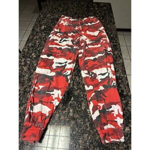 Almost Famous Jr Red Black Camo Cargo Pants Lightly worn Size S Belt Waist